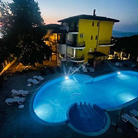 Private Apartment With Sea View Sosopol Exterior foto