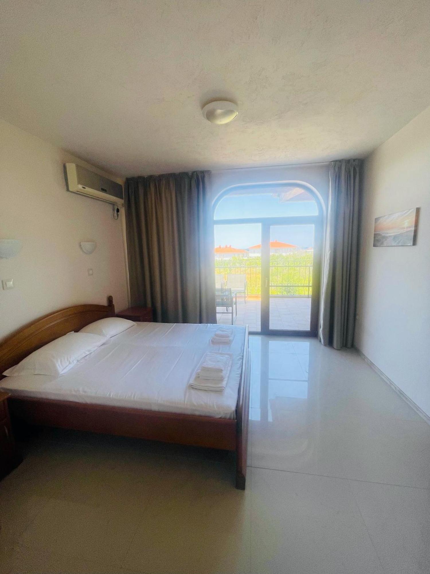 Private Apartment With Sea View Sosopol Exterior foto