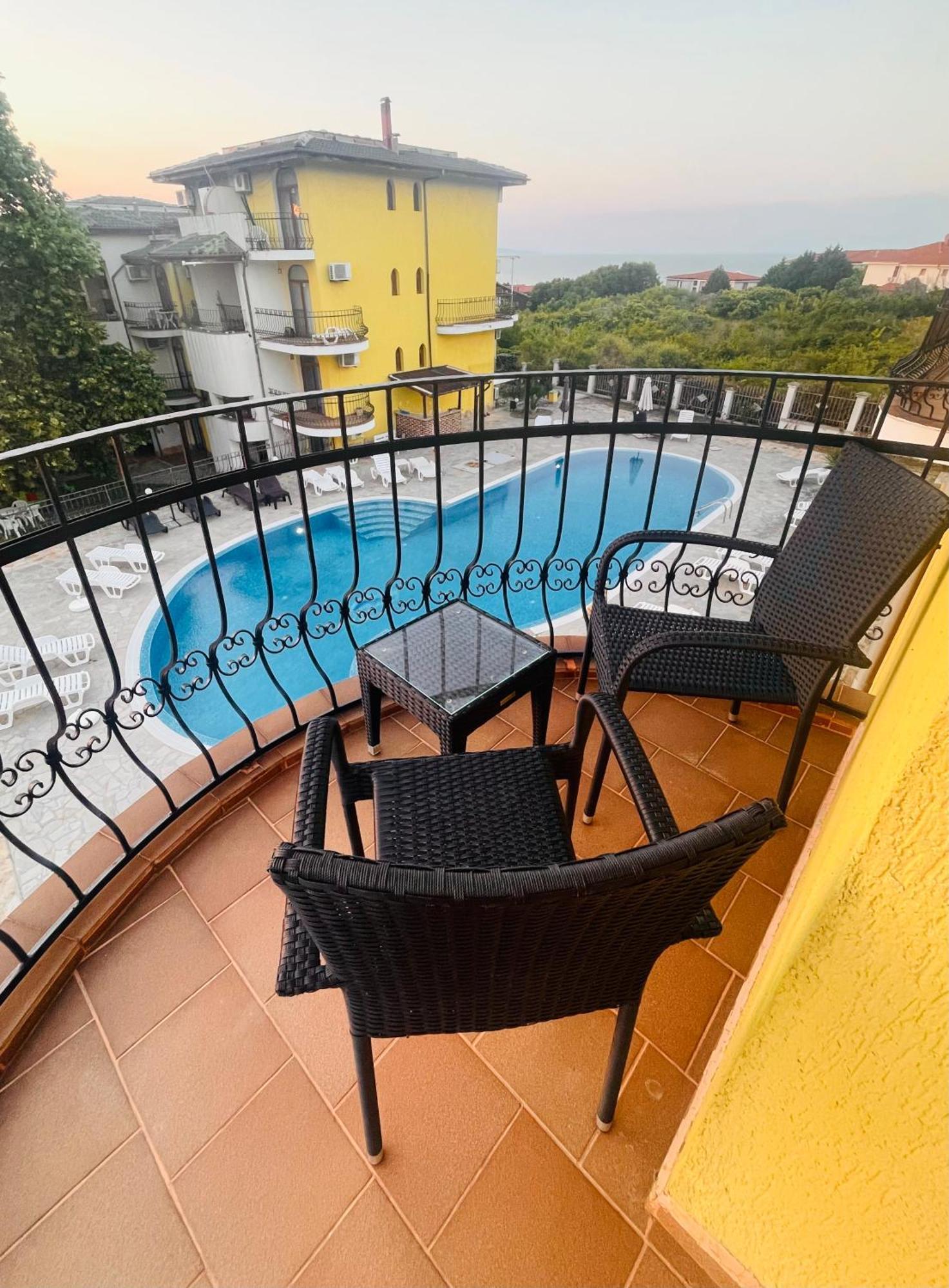 Private Apartment With Sea View Sosopol Exterior foto